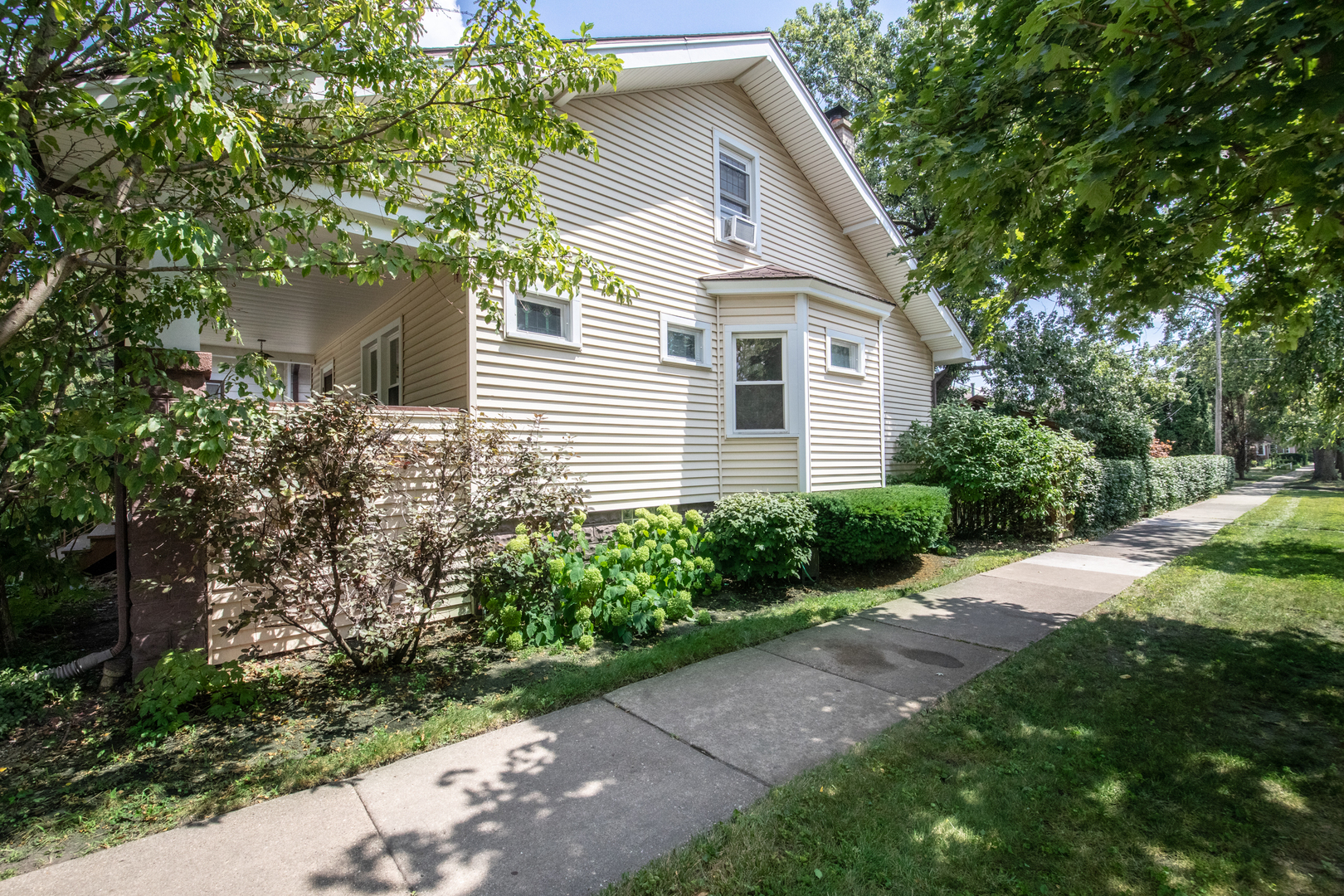 929 Garden Street, Park Ridge, IL 60068