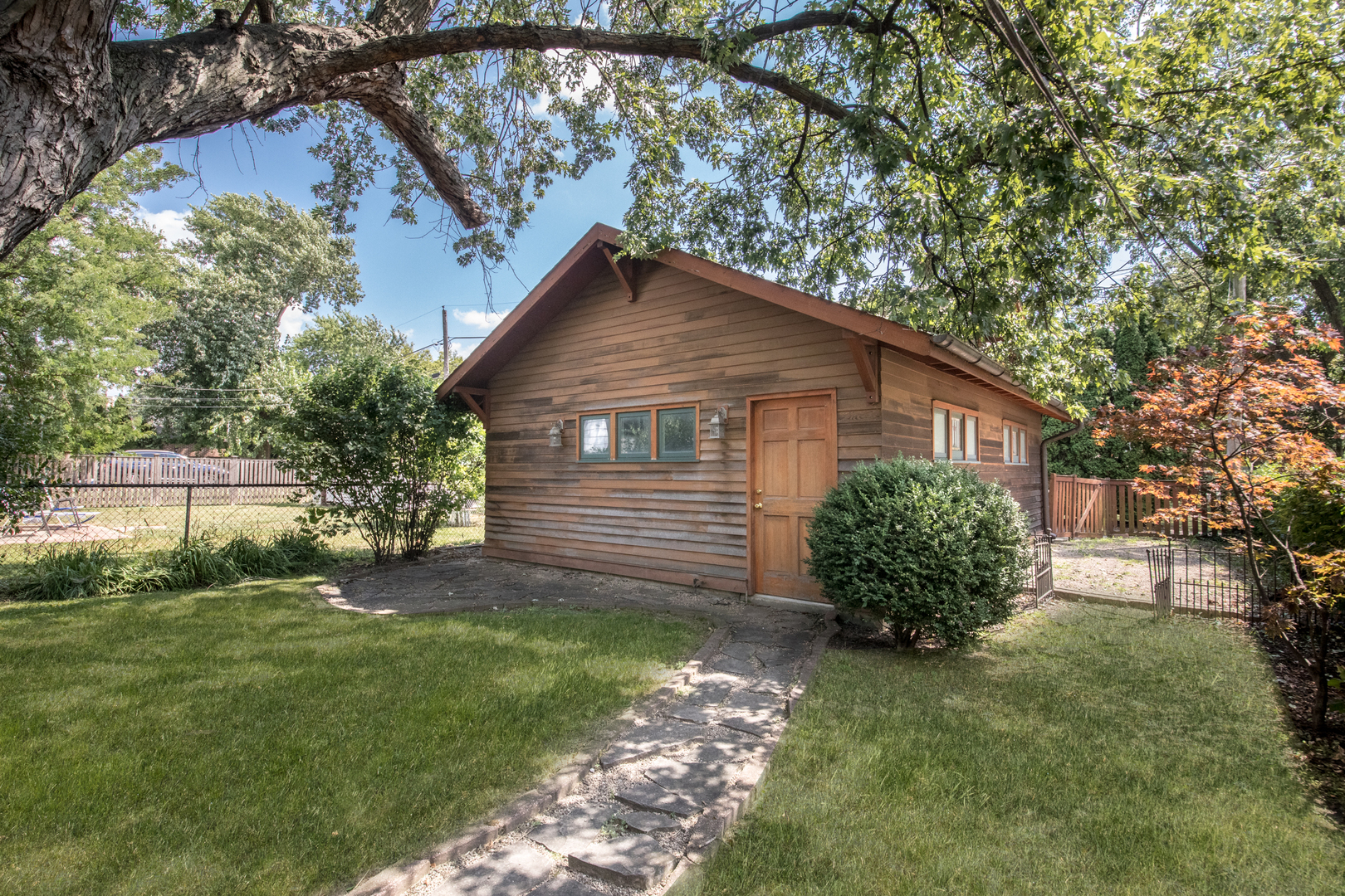 929 Garden Street, Park Ridge, IL 60068