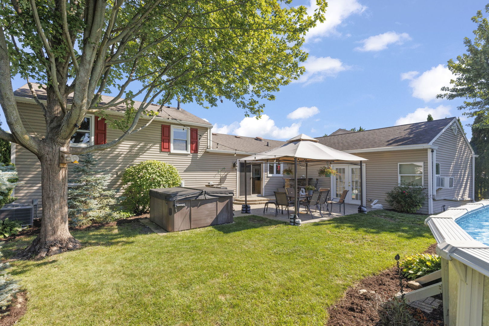 1425 Colwyn Drive, Schaumburg, IL 60194