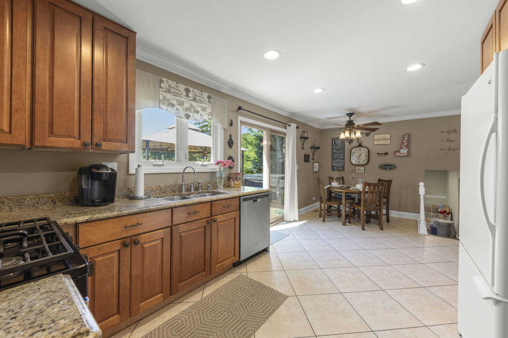 1425 Colwyn Drive, Schaumburg, IL 60194