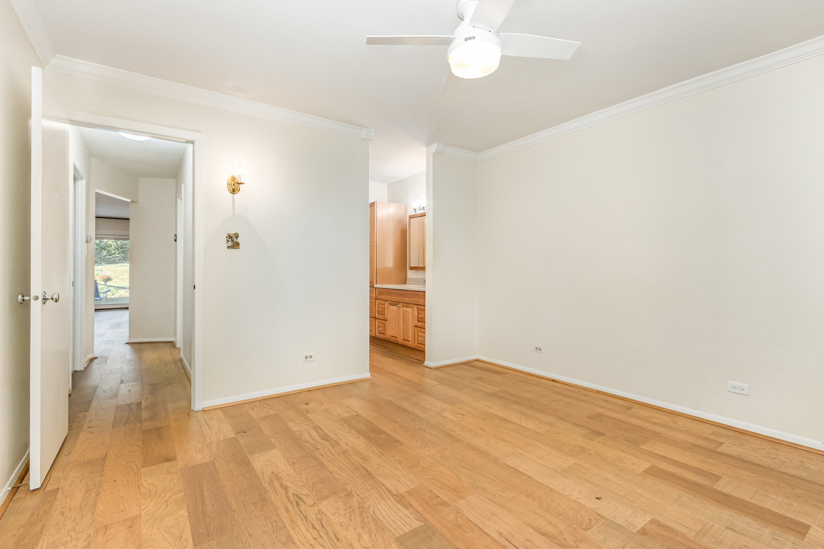 875 Farnham Lane #D, Wheaton, IL 60189