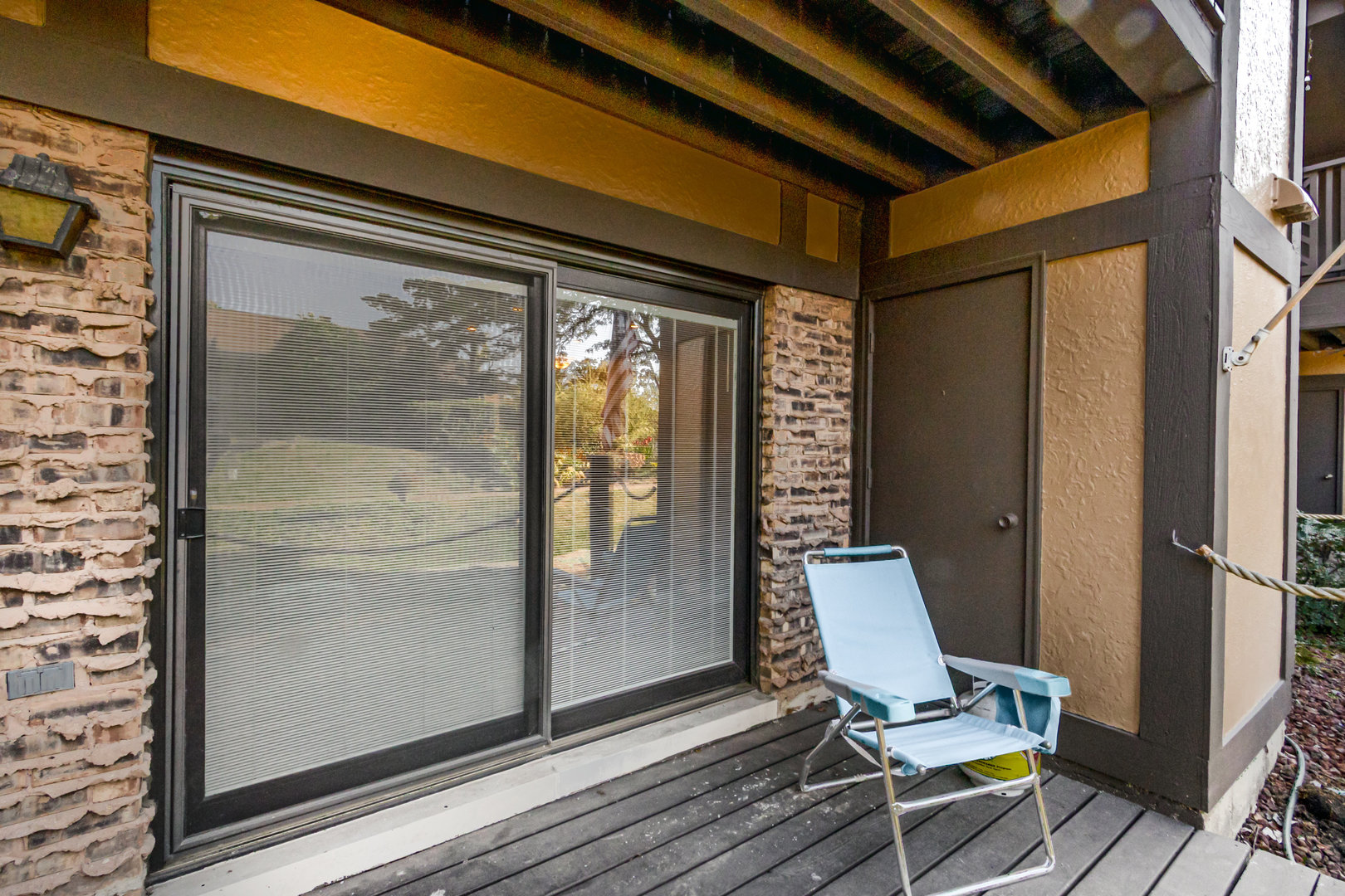875 Farnham Lane #D, Wheaton, IL 60189