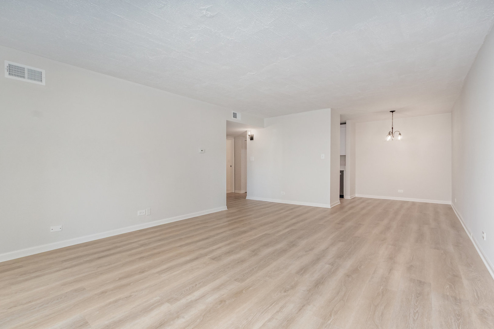 4A Kingery Quarter #104, Willowbrook, IL 60527