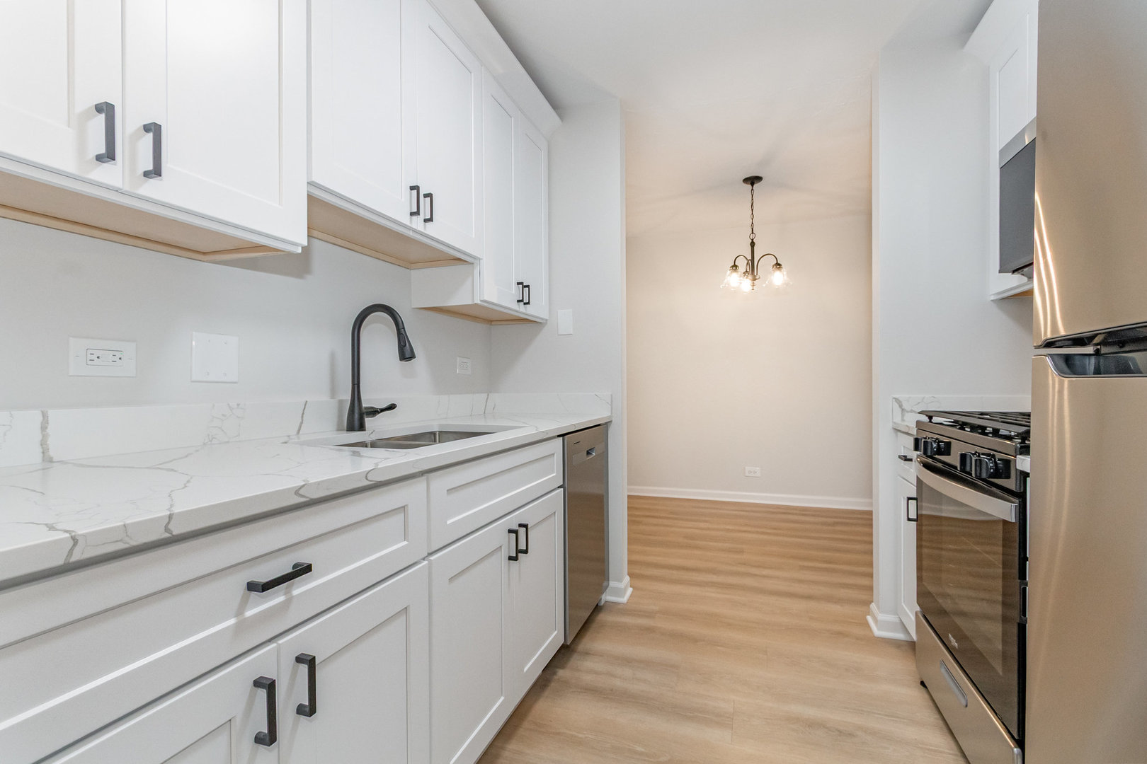 4A Kingery Quarter #104, Willowbrook, IL 60527