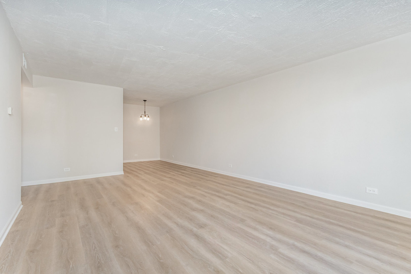 4A Kingery Quarter #104, Willowbrook, IL 60527