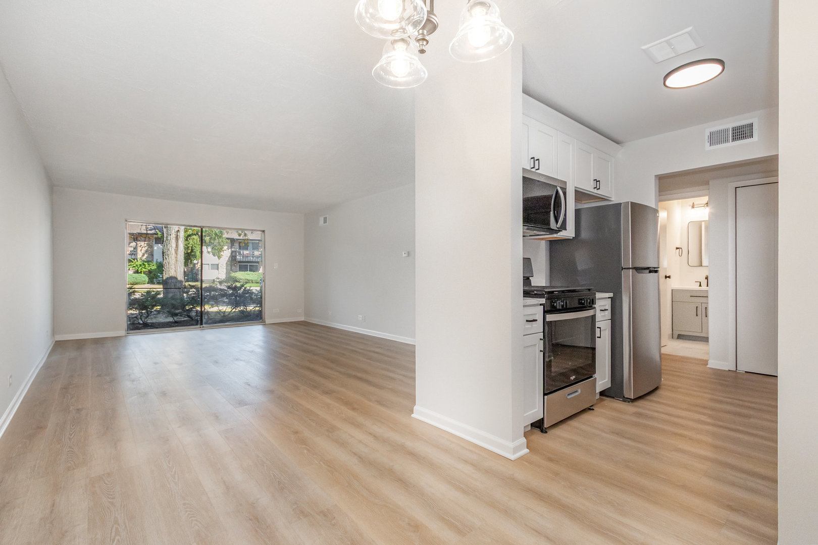 4A Kingery Quarter #104, Willowbrook, IL 60527