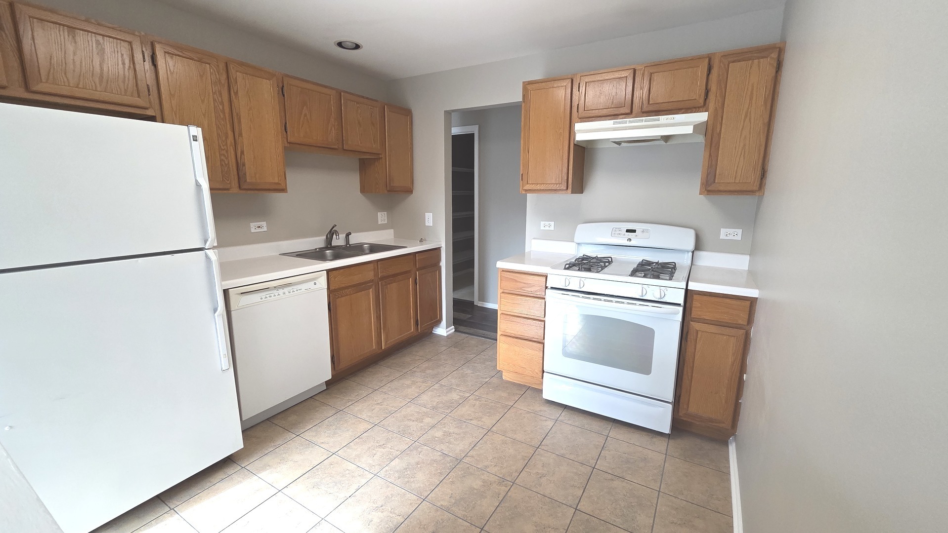 67 Beechmont Court #W2, Schaumburg, IL 60193