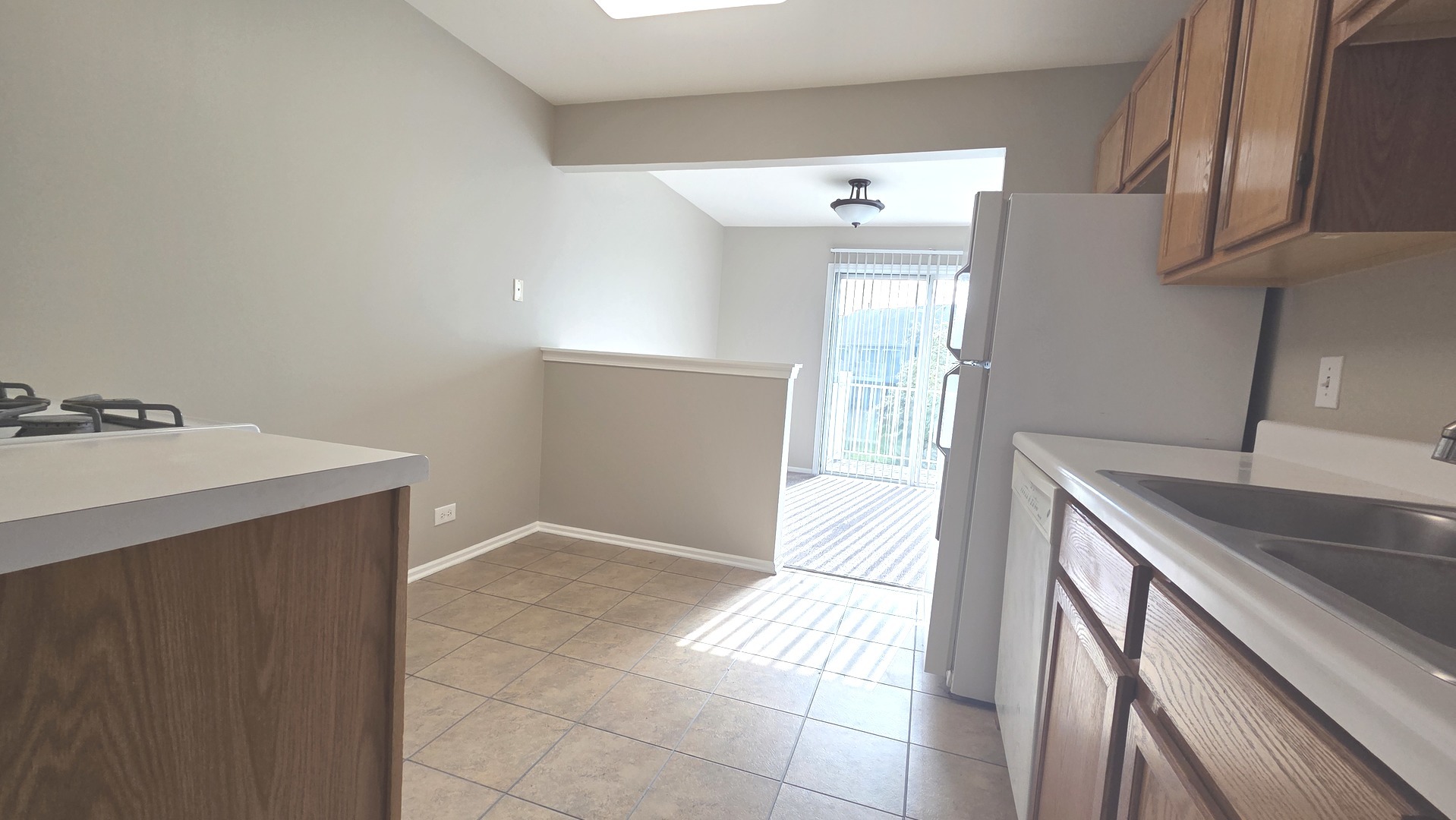 67 Beechmont Court #W2, Schaumburg, IL 60193