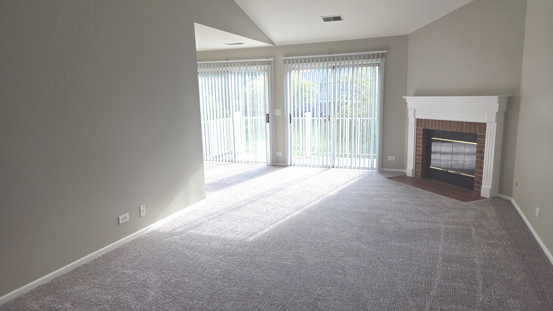 67 Beechmont Court #W2, Schaumburg, IL 60193