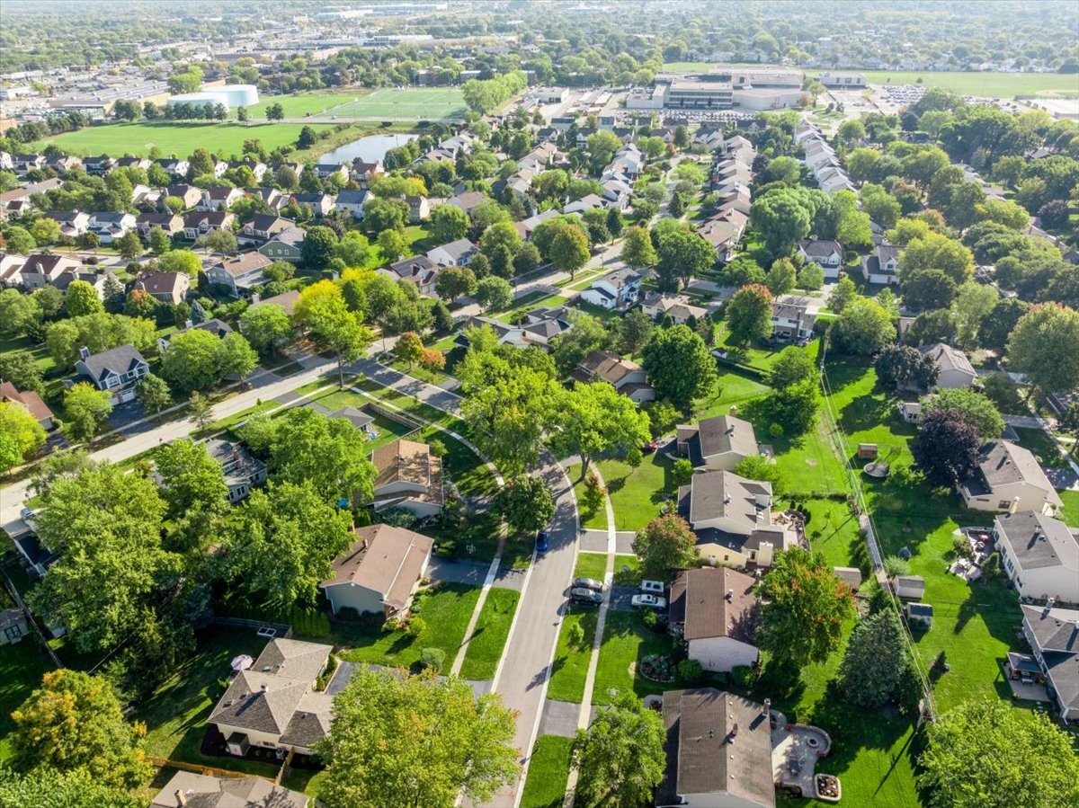564 E PRINCETON Street, Palatine, IL 60074