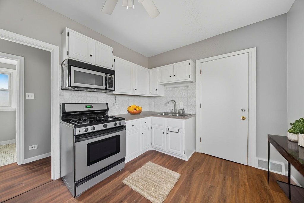 2418 Burr Oak Avenue #1E, Blue Island, IL 60406