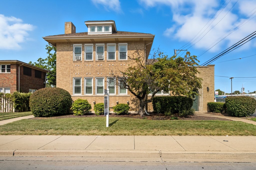 2418 Burr Oak Avenue #1E, Blue Island, IL 60406