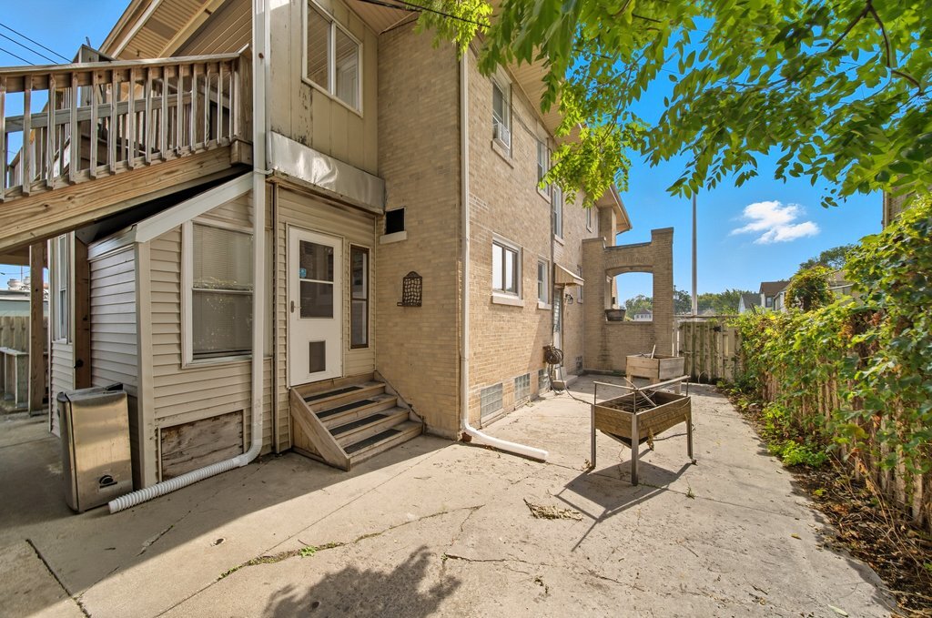 2418 Burr Oak Avenue #1E, Blue Island, IL 60406