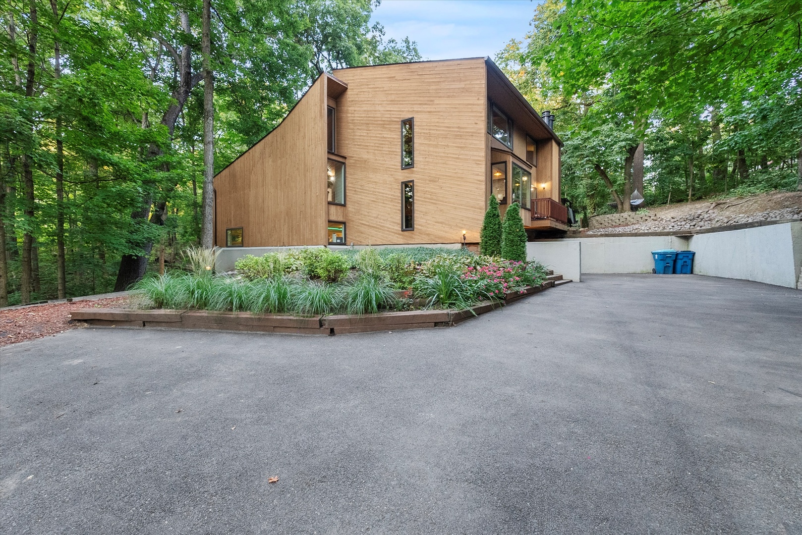 11905 S Lakewood Avenue, Palos Park, IL 60464