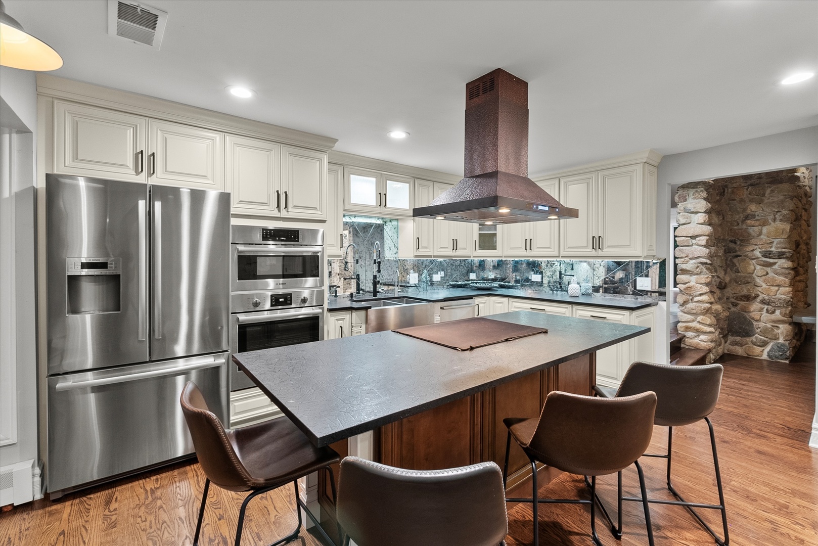 11905 S Lakewood Avenue, Palos Park, IL 60464