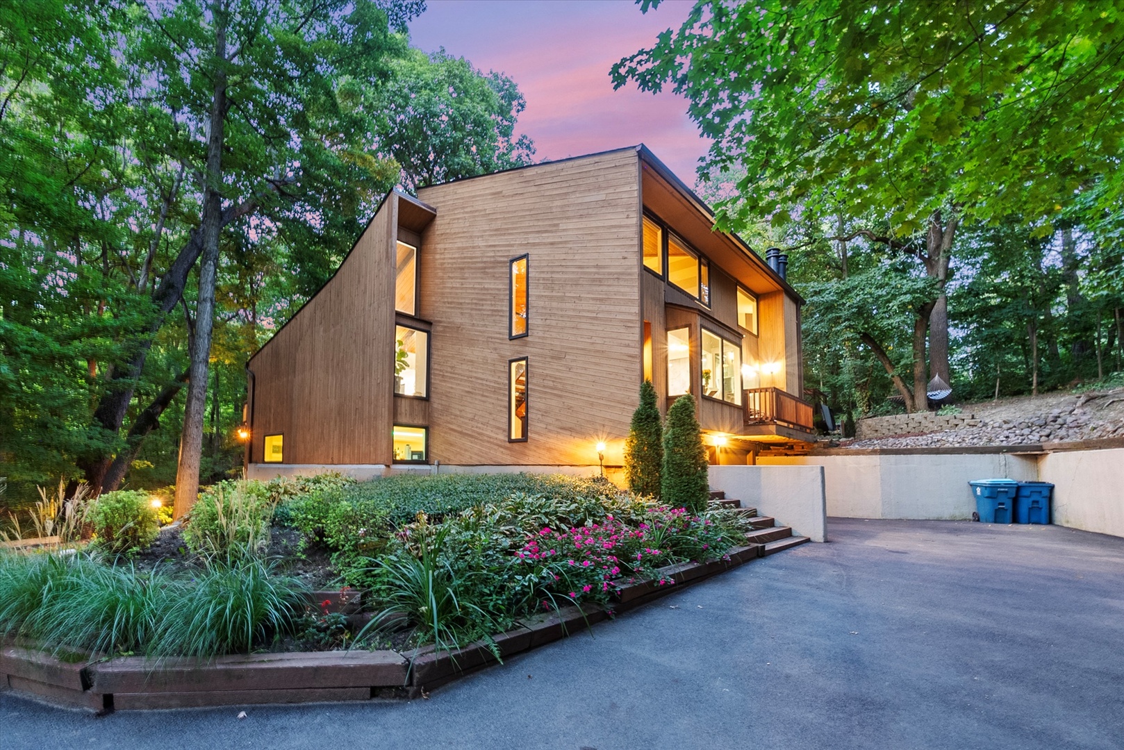 11905 S Lakewood Avenue, Palos Park, IL 60464