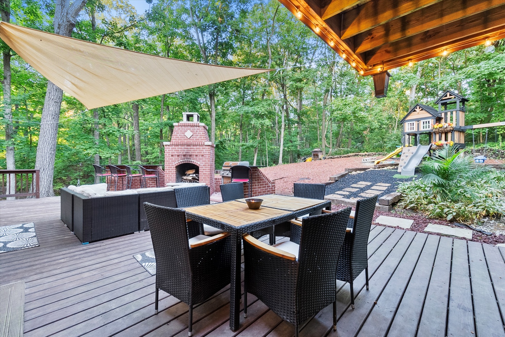 11905 S Lakewood Avenue, Palos Park, IL 60464