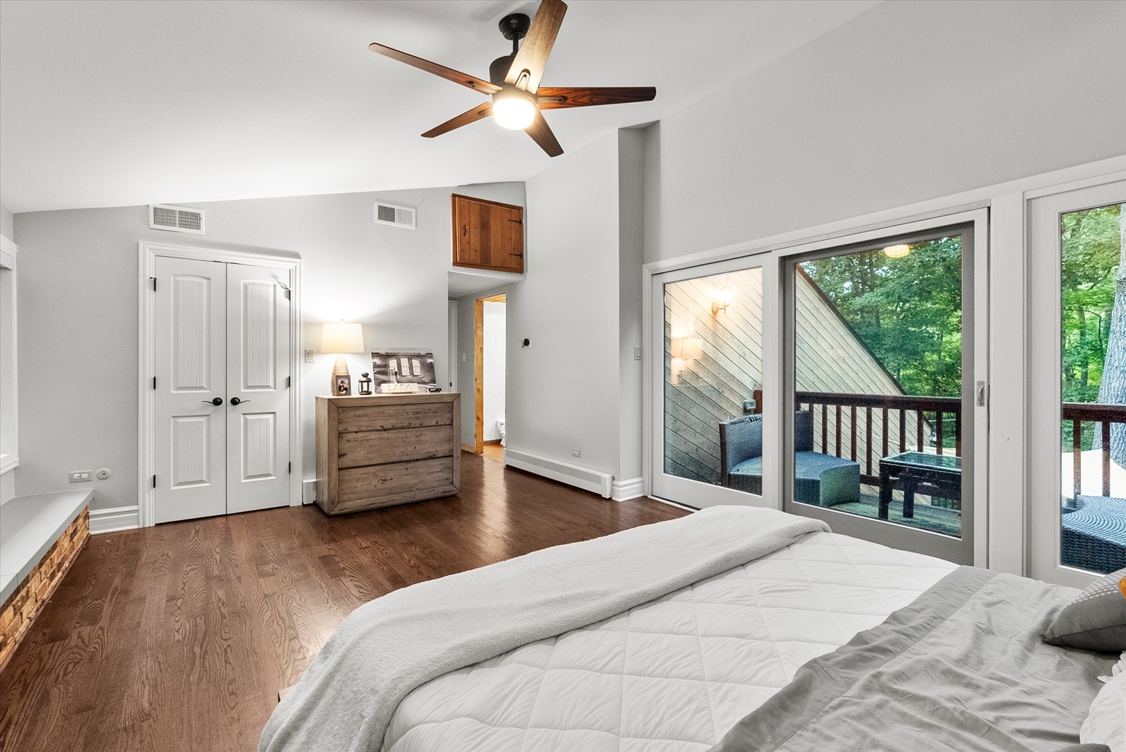 11905 S Lakewood Avenue, Palos Park, IL 60464