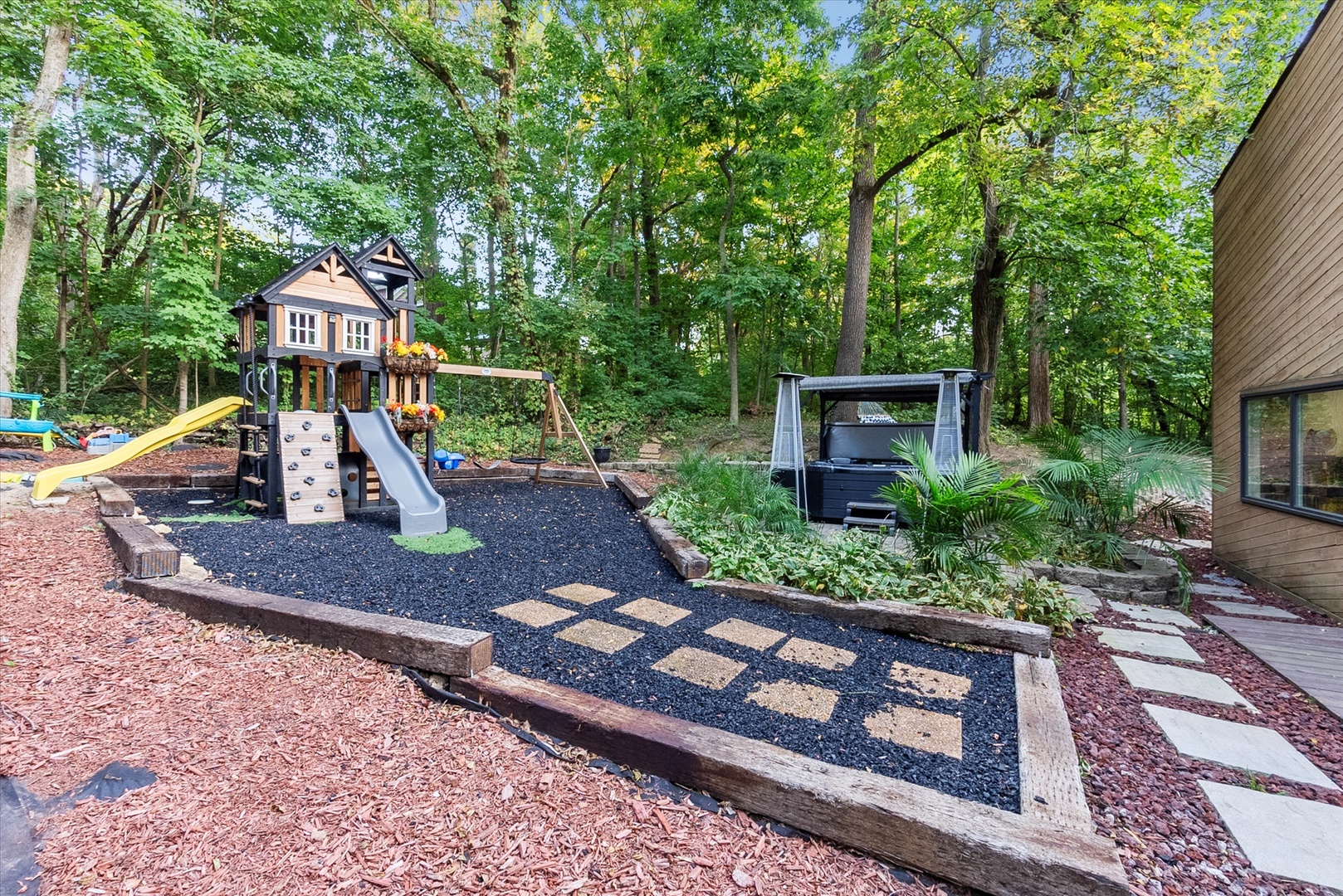 11905 S Lakewood Avenue, Palos Park, IL 60464