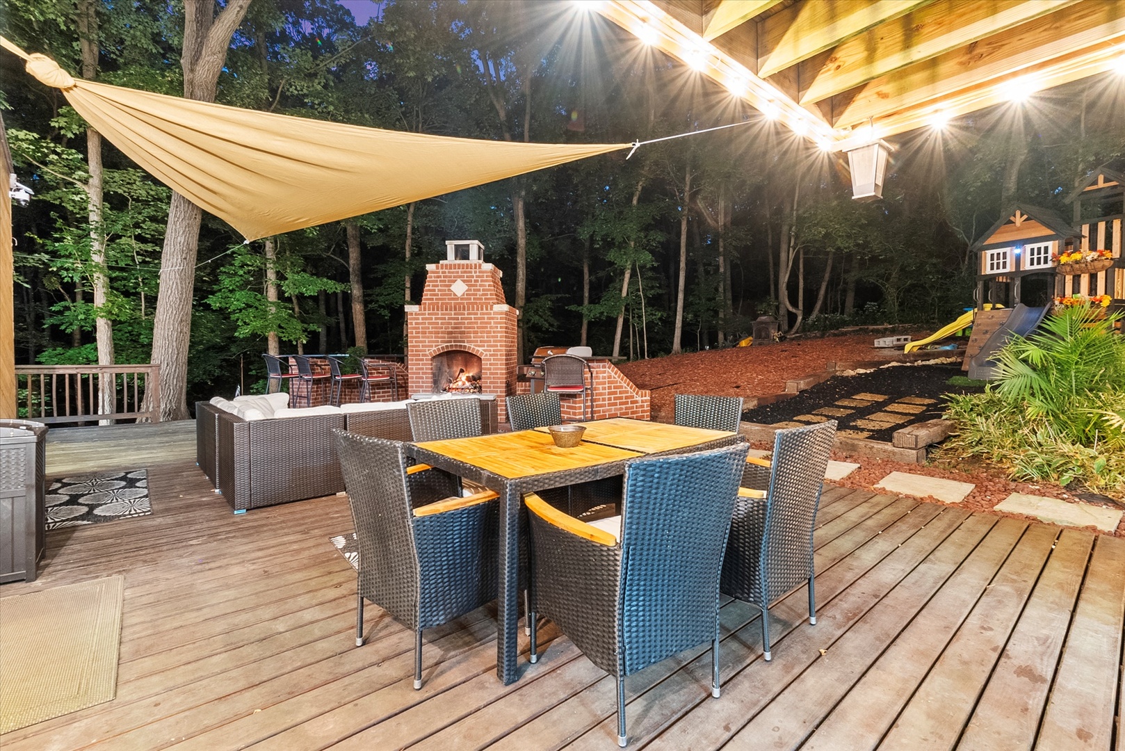 11905 S Lakewood Avenue, Palos Park, IL 60464