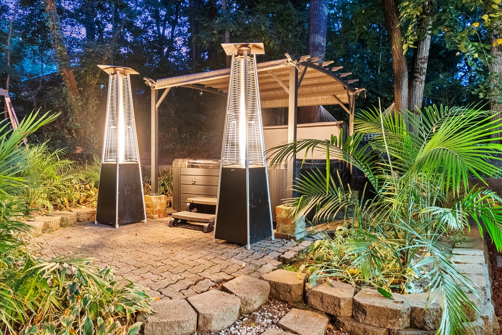 11905 S Lakewood Avenue, Palos Park, IL 60464