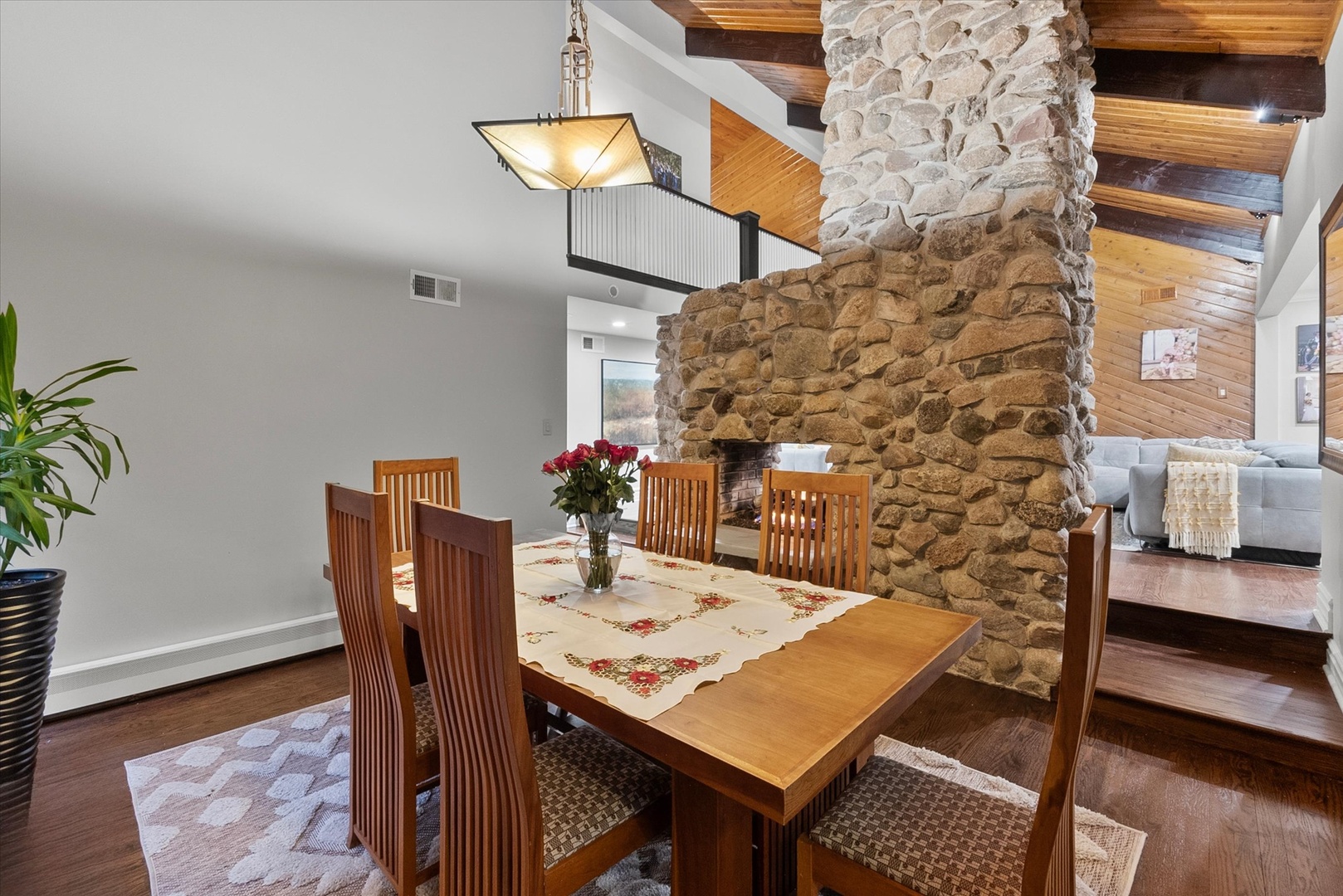 11905 S Lakewood Avenue, Palos Park, IL 60464