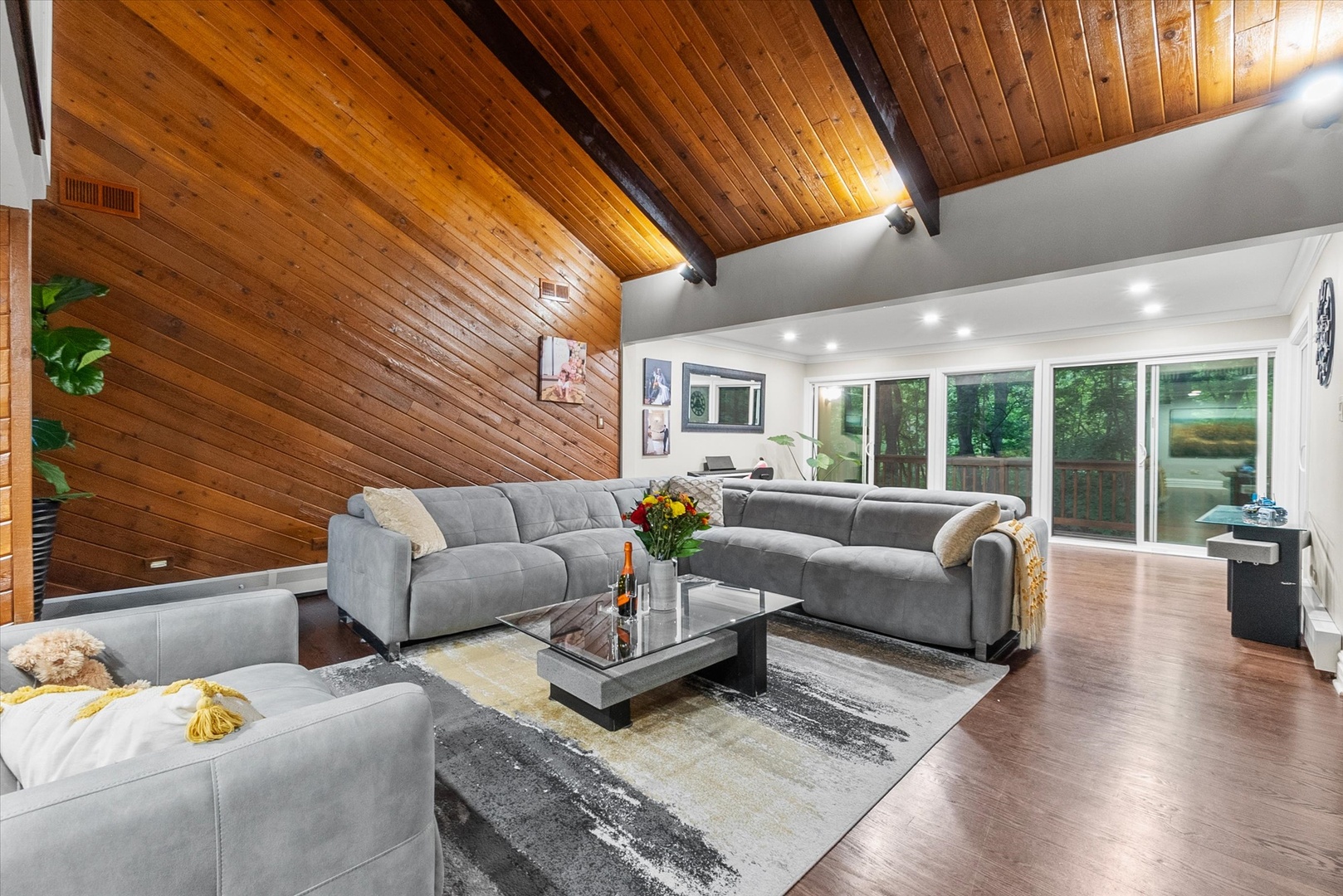 11905 S Lakewood Avenue, Palos Park, IL 60464