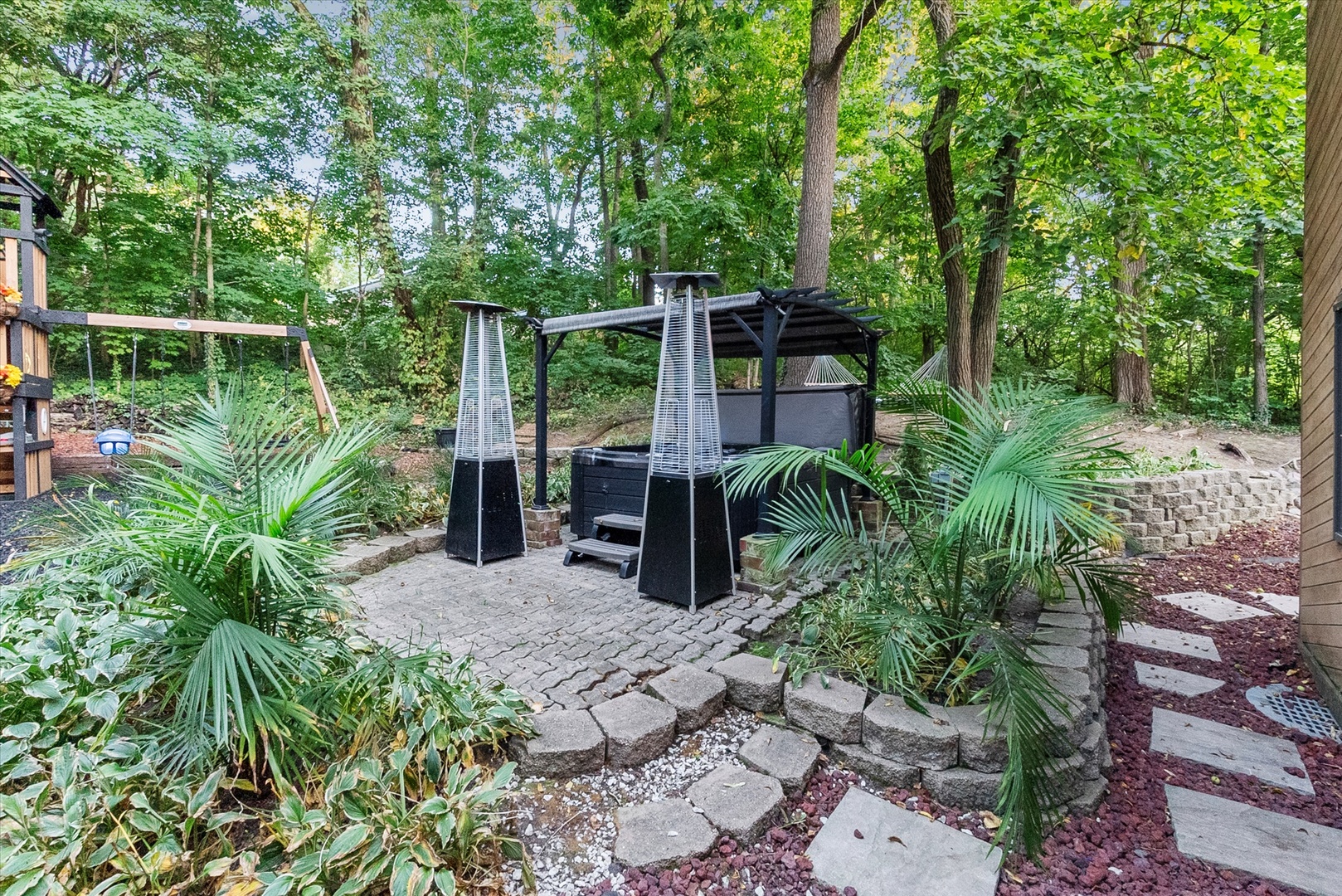 11905 S Lakewood Avenue, Palos Park, IL 60464