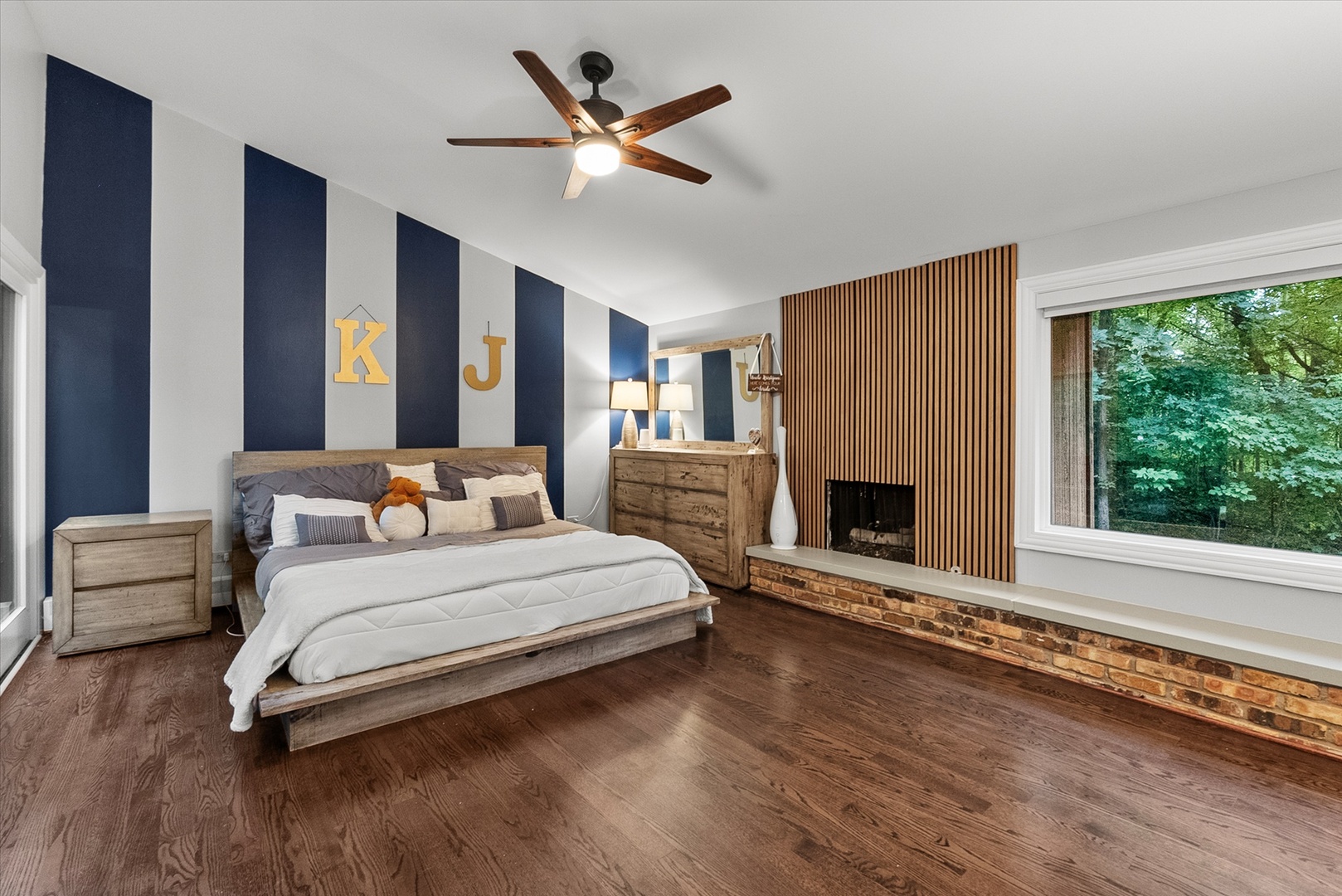 11905 S Lakewood Avenue, Palos Park, IL 60464