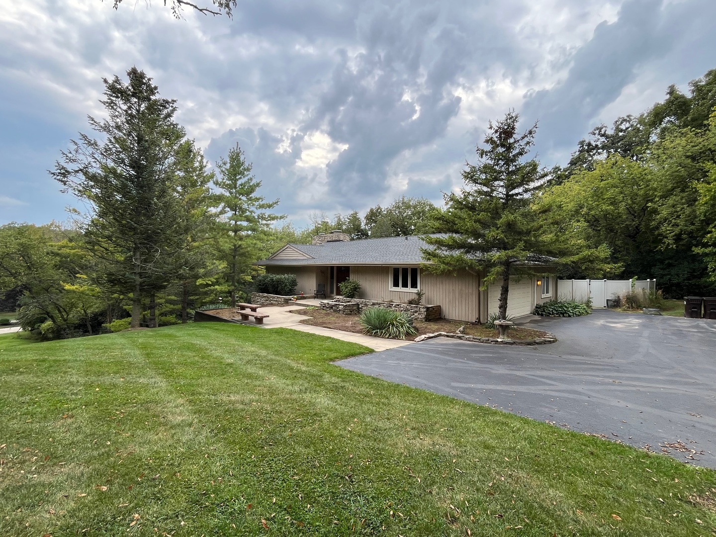 25146 N West Tower Drive, Tower Lakes, IL 60010