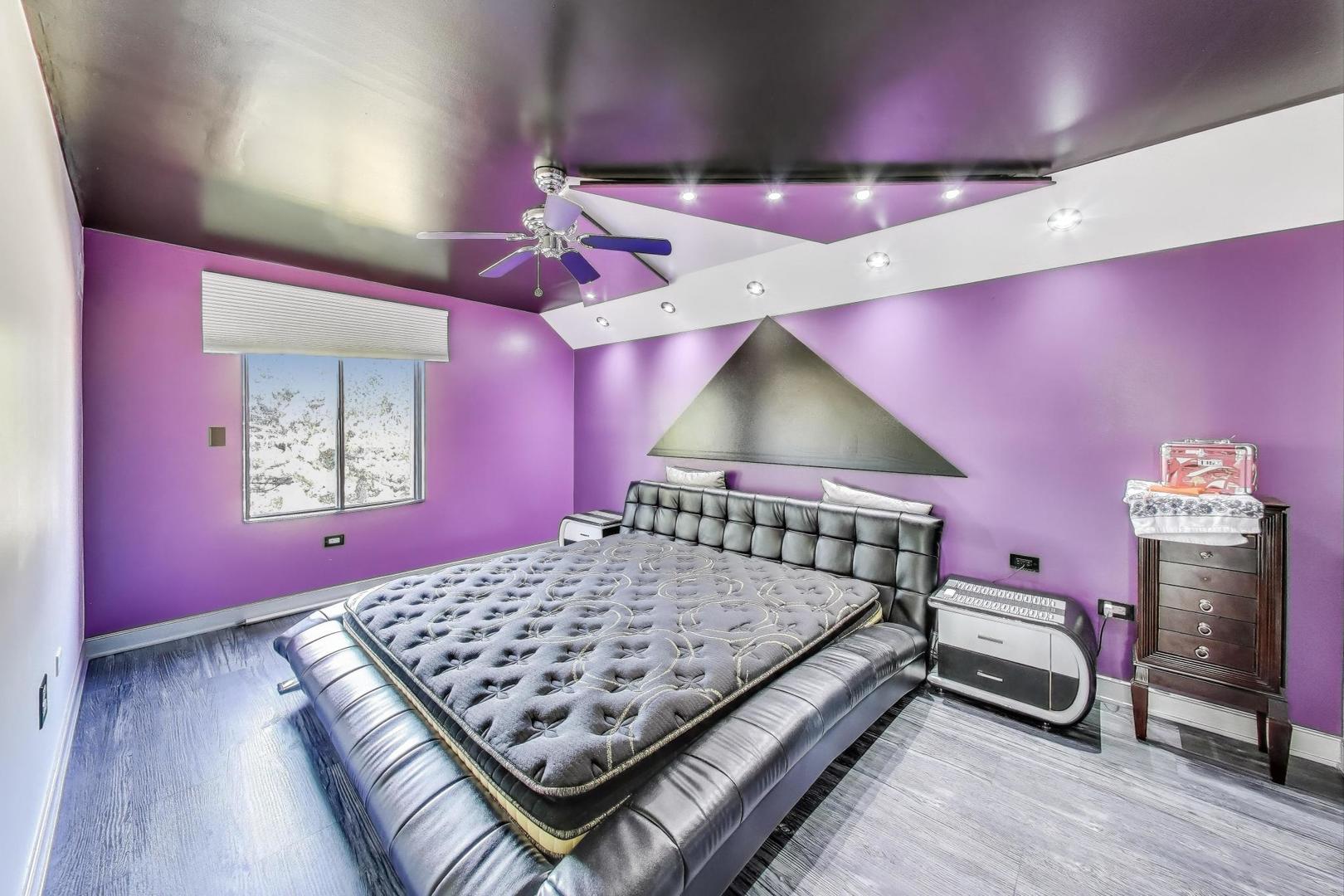 841 N York Street #332, Elmhurst, IL 60126