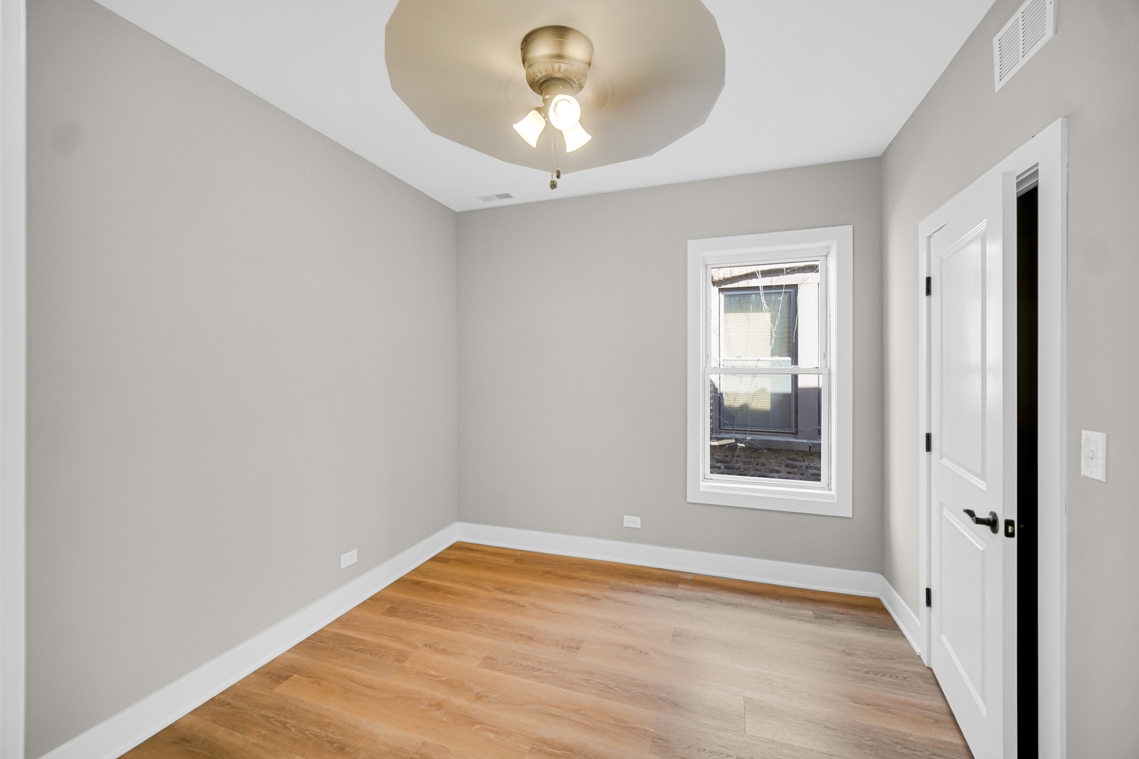 944 N Lavergne Avenue, Chicago, IL 60651