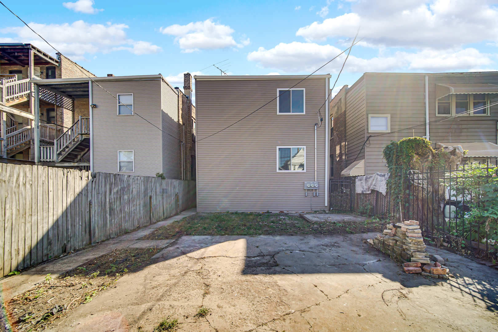 944 N Lavergne Avenue, Chicago, IL 60651