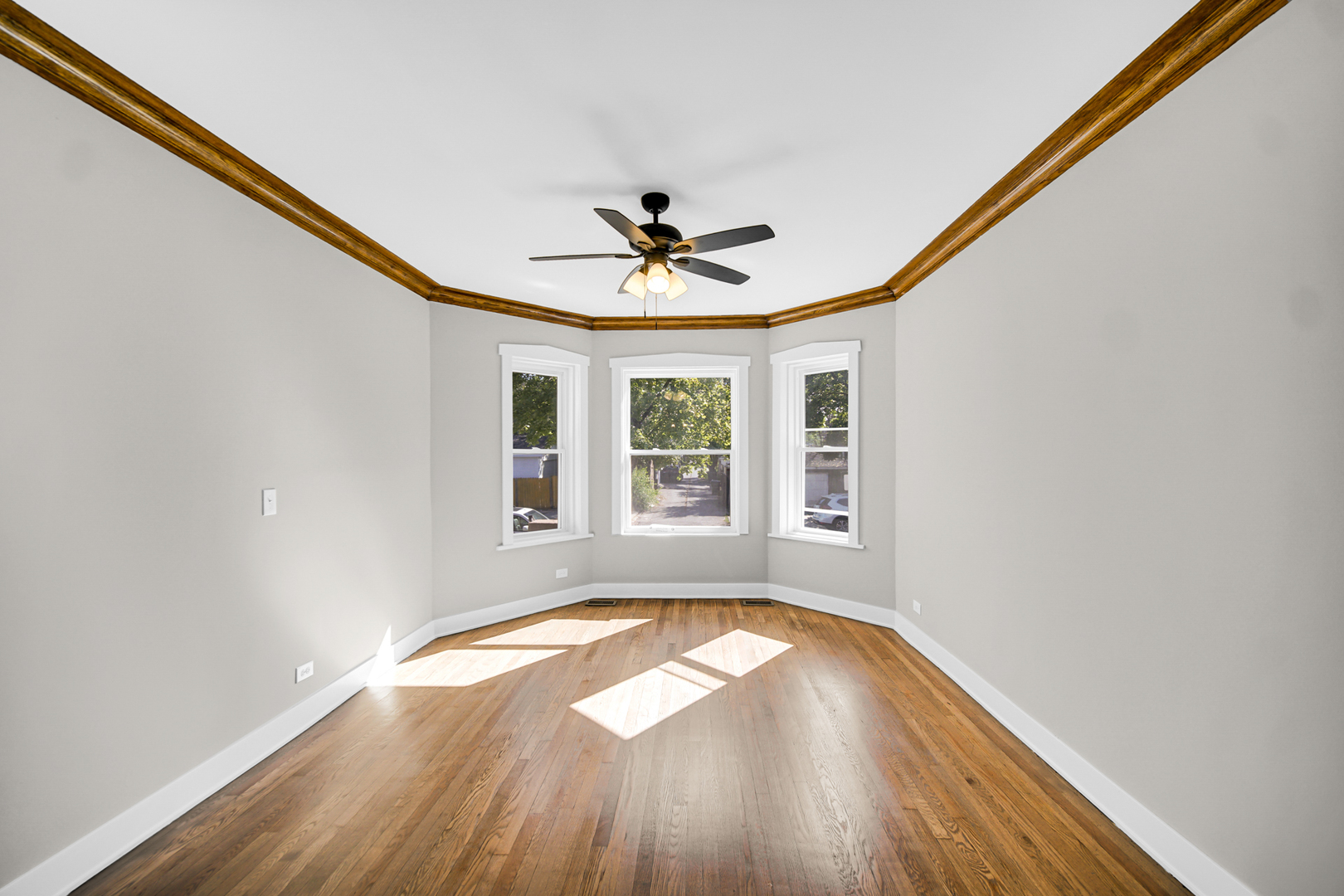 944 N Lavergne Avenue, Chicago, IL 60651