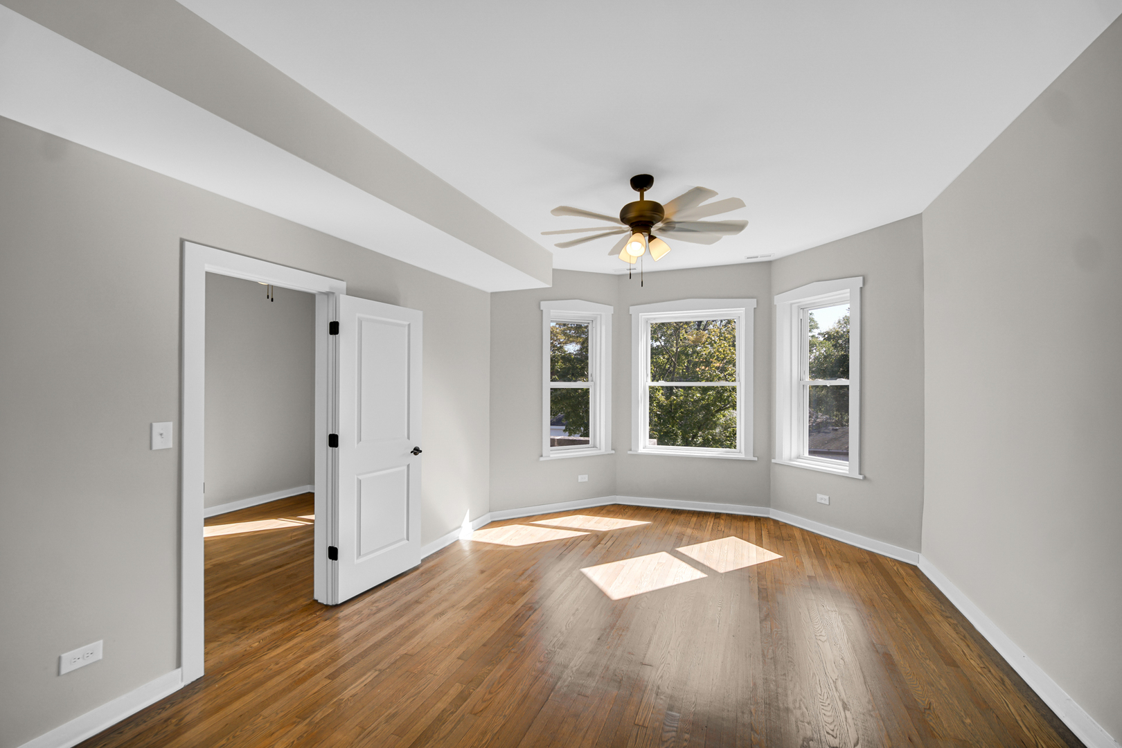 944 N Lavergne Avenue, Chicago, IL 60651