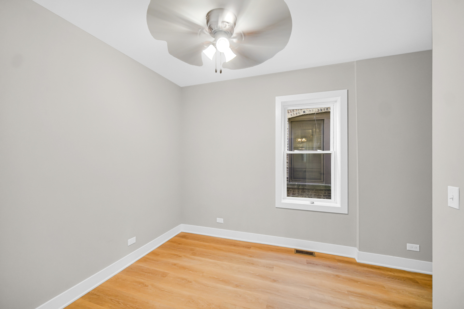 944 N Lavergne Avenue, Chicago, IL 60651