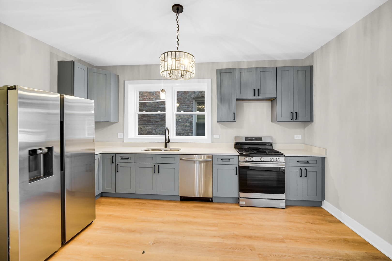 944 N Lavergne Avenue, Chicago, IL 60651