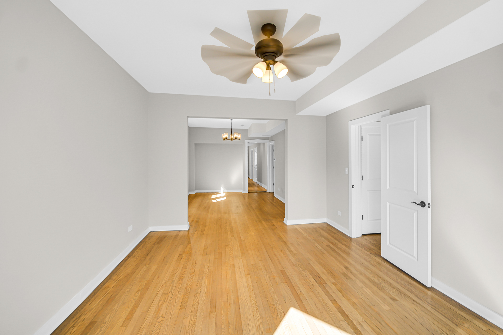 944 N Lavergne Avenue, Chicago, IL 60651