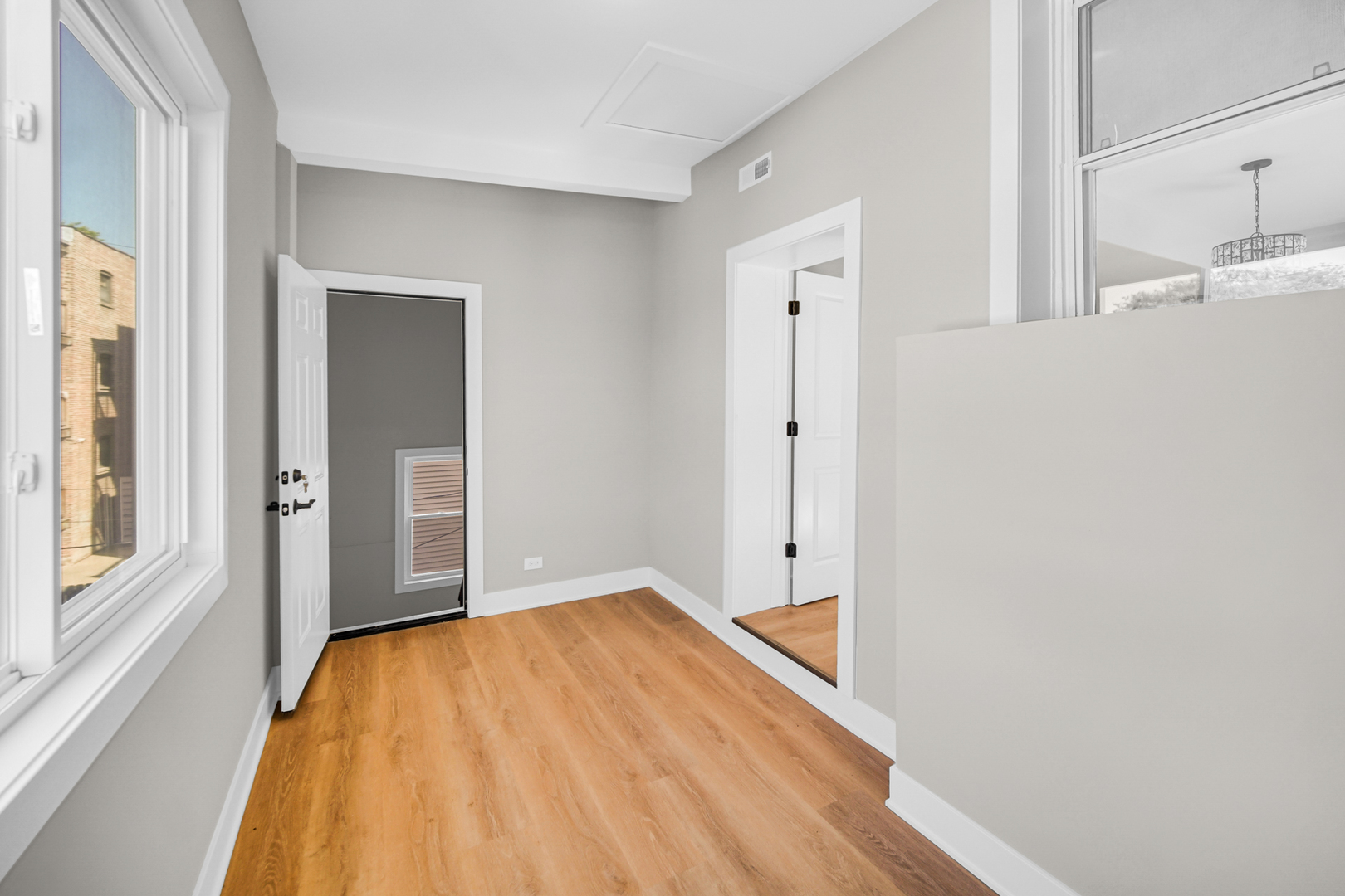 944 N Lavergne Avenue, Chicago, IL 60651