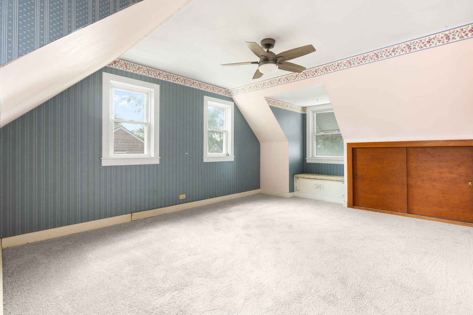 9532 Jackson Avenue, Brookfield, IL 60513