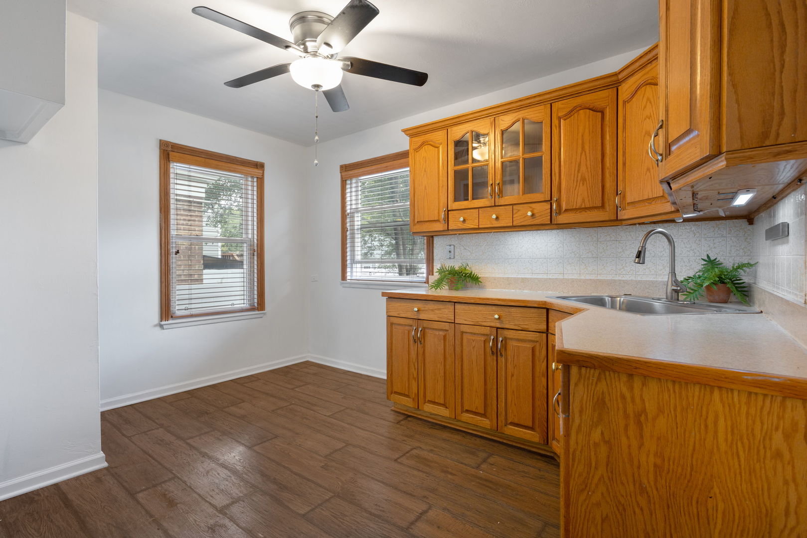 9532 Jackson Avenue, Brookfield, IL 60513