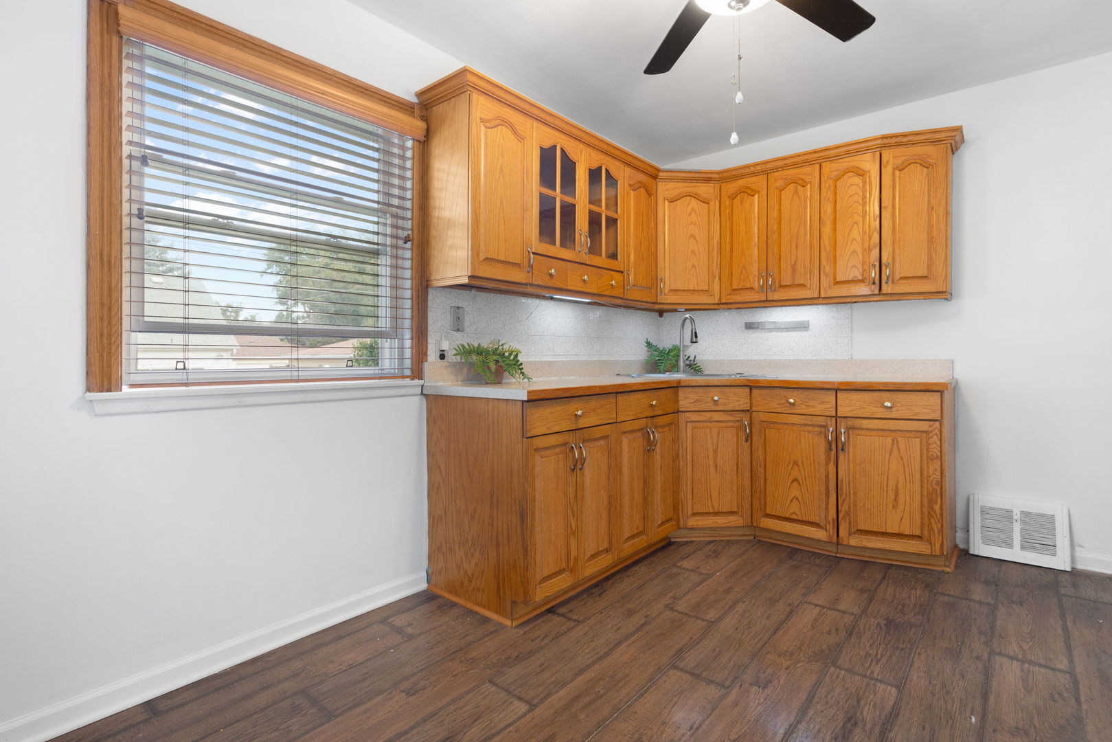 9532 Jackson Avenue, Brookfield, IL 60513