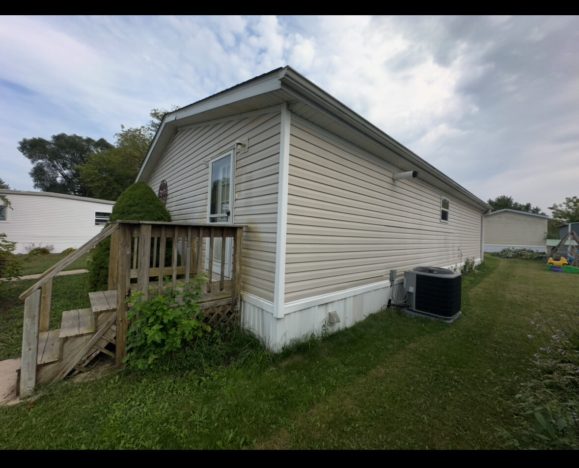 15941 Durand Ave 30c Durand Avenue, Yorkville, WI 53182