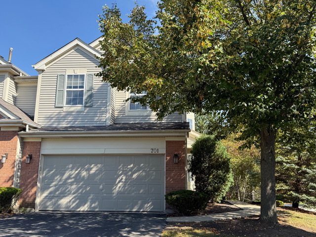 701 Creekside Circle, Gurnee, IL 60031