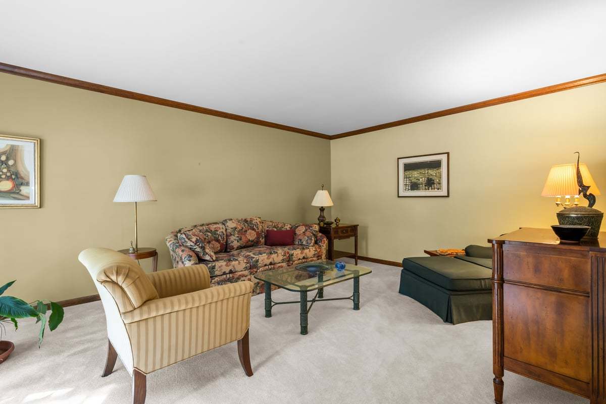 743 Arlington Avenue, Naperville, IL 60565