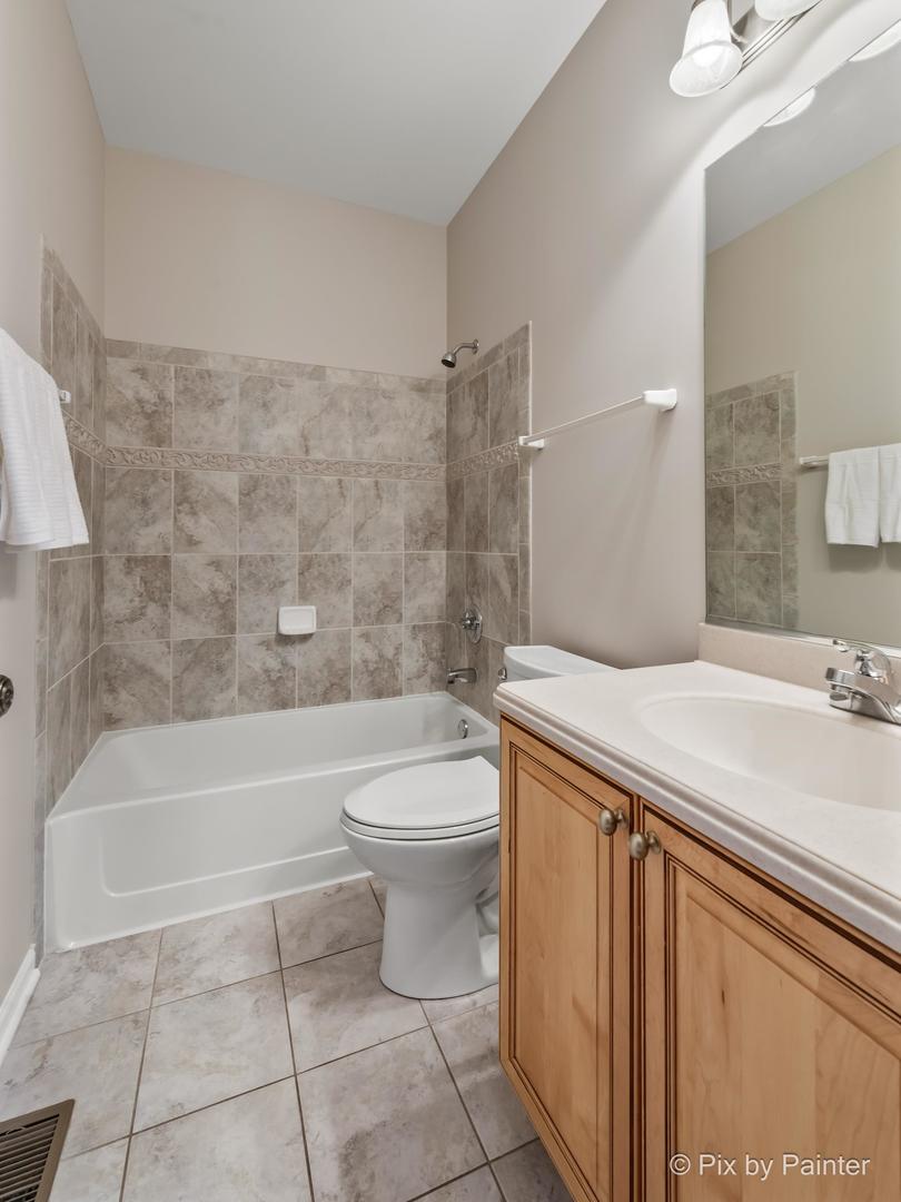 181 Sype Drive, Carol Stream, IL 60188