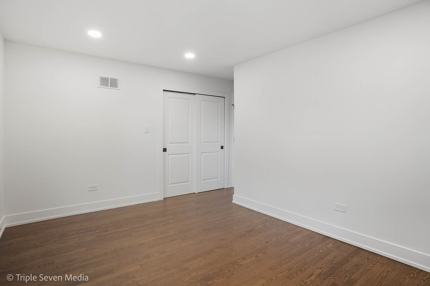 17301 Dobson Avenue, South Holland, IL 60473