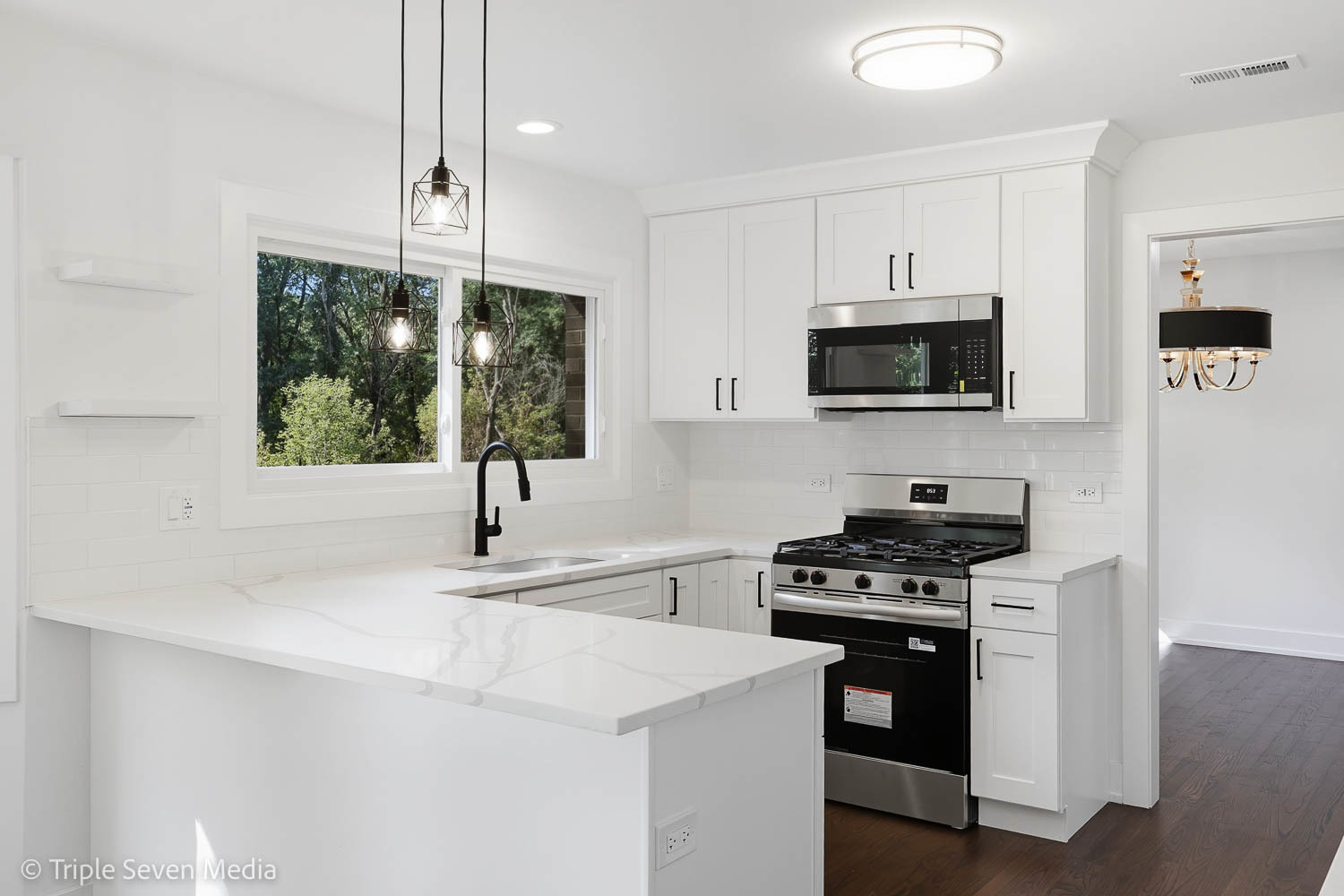 17301 Dobson Avenue, South Holland, IL 60473