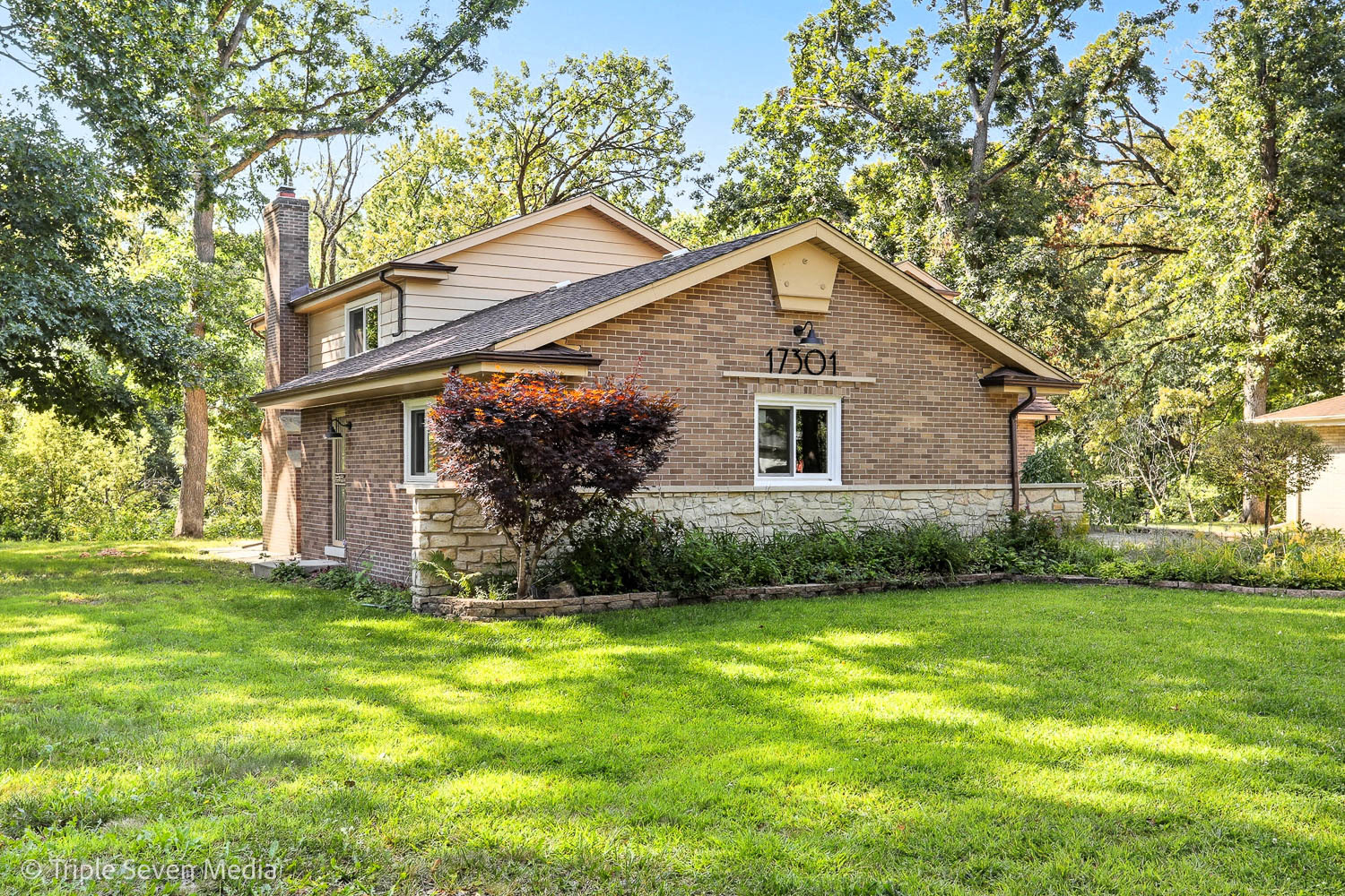 17301 Dobson Avenue, South Holland, IL 60473