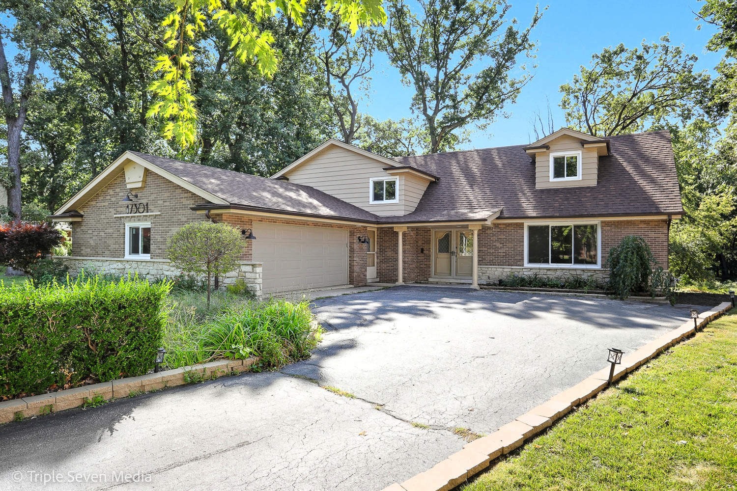 17301 Dobson Avenue, South Holland, IL 60473